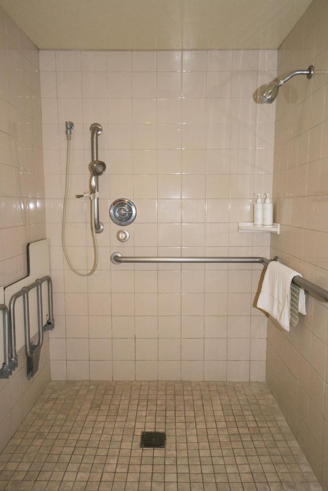 Room image 3