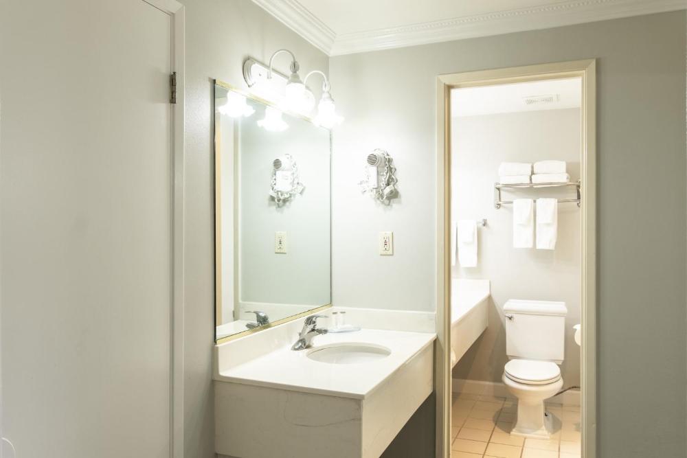 Room image 4